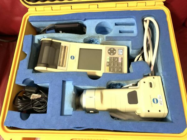 Konica Minolta CR-400 Chroma Meter W/ DP-400 Data Processor
