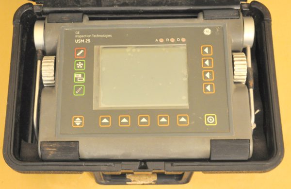 GE Inspection Krautkramer USM25 Ultrasonic Flaw Detector