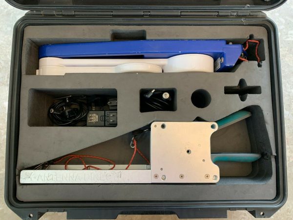 MultiWave Sensors SmartAligner Antenna Alignment Tool with Smart Case