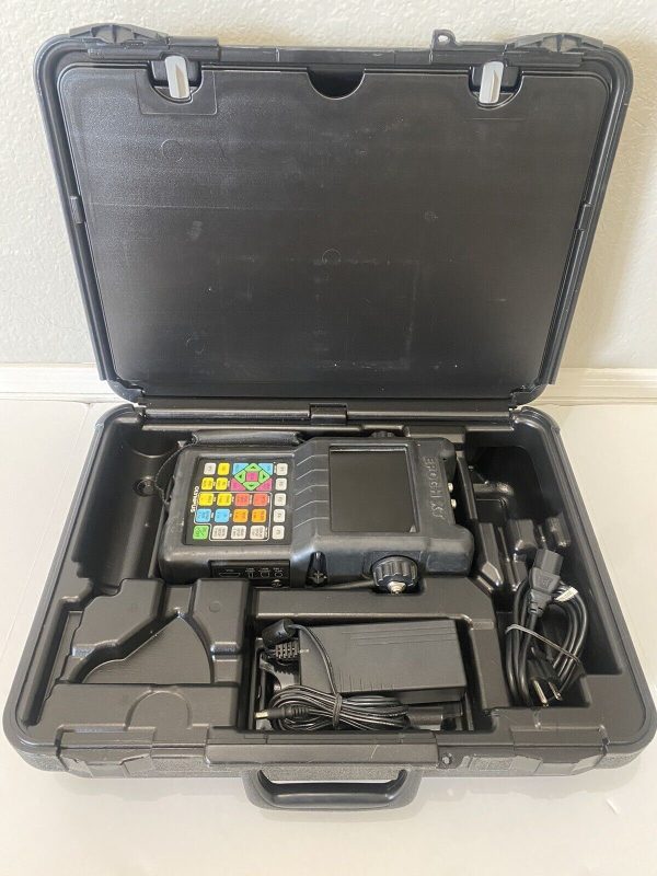 Olympus Epoch XT Ultrasonic Flaw Detector with Charger and Carrying Case