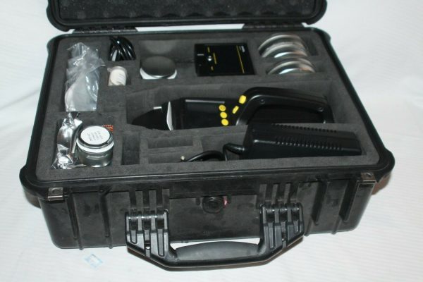 ONE SMITHS DETECTION SABRE 4000 HAND-HELD TRACE DETECTOR FOR CHEMICAL AGENTS